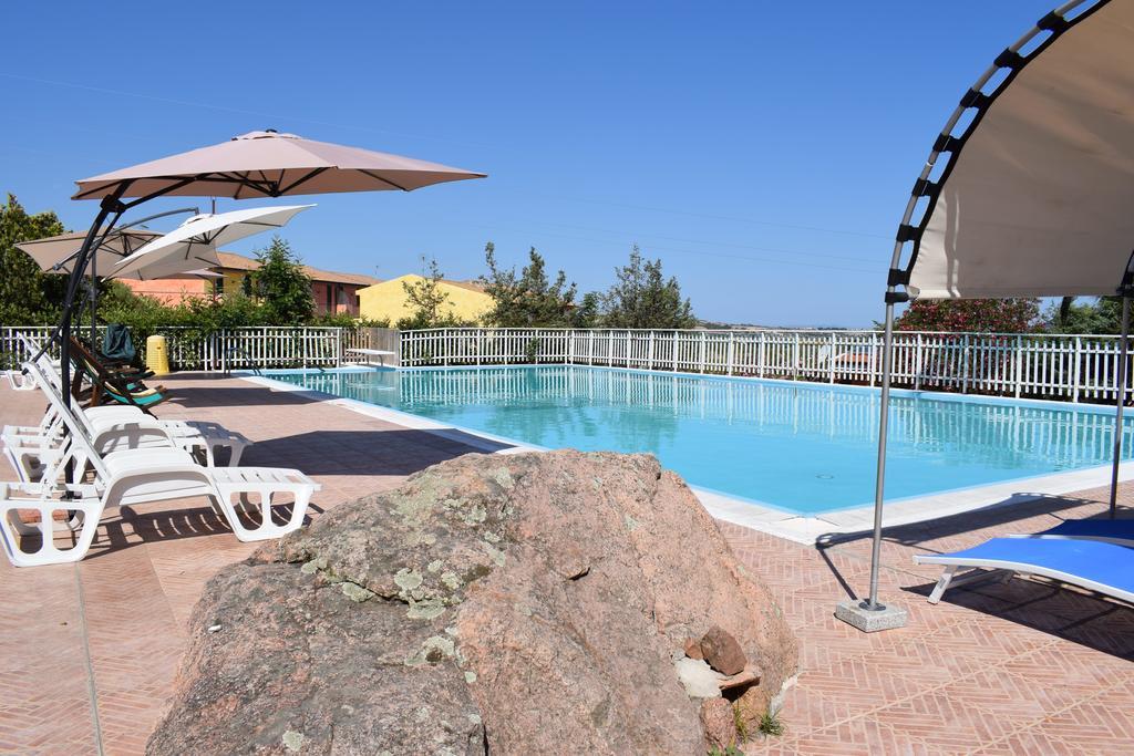 Hotel Montiruju Santa Maria Coghinas Экстерьер фото