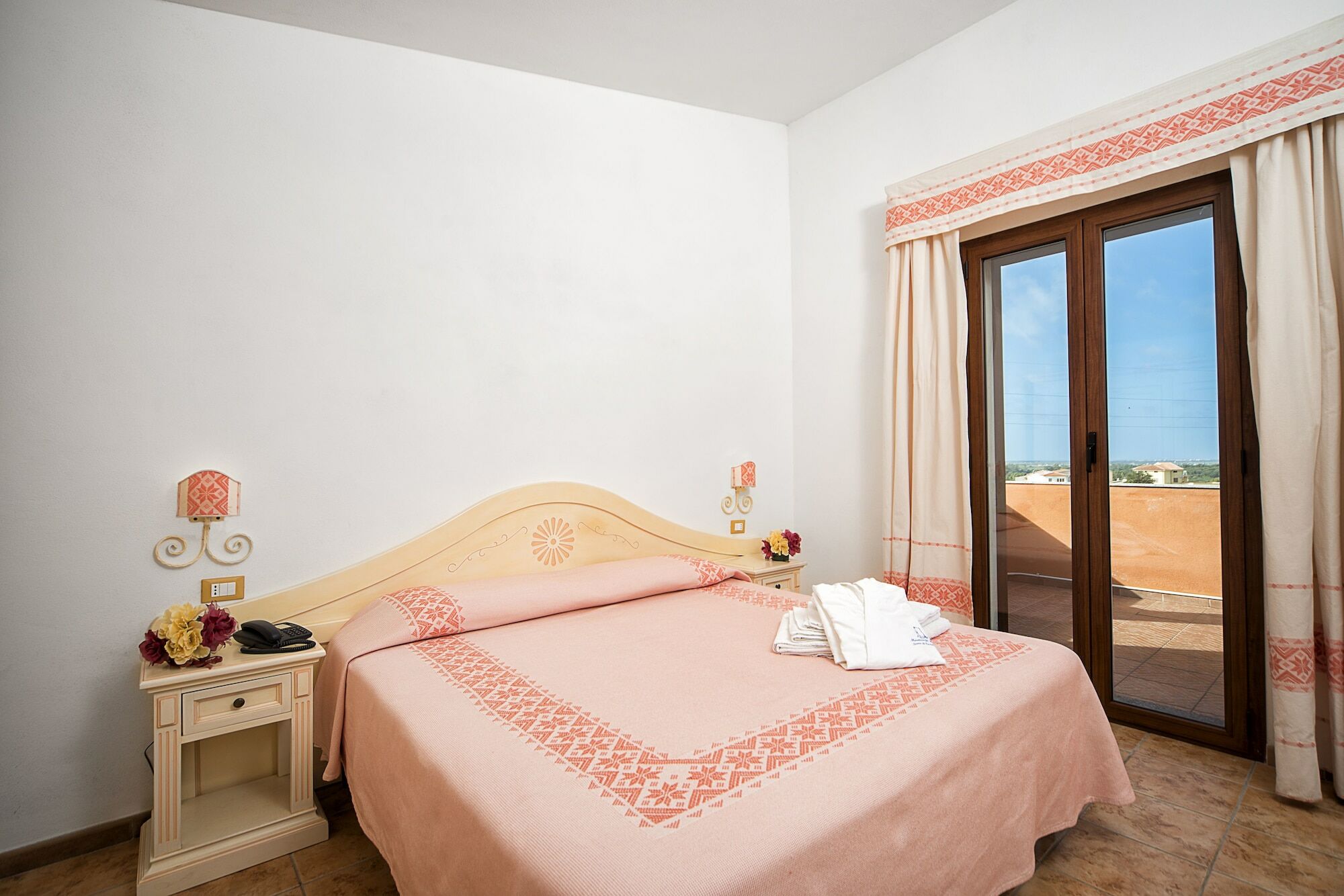 Hotel Montiruju Santa Maria Coghinas Экстерьер фото