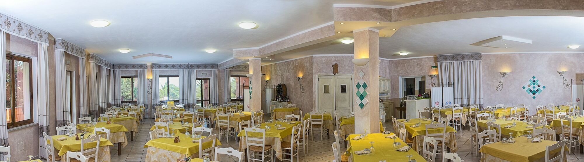 Hotel Montiruju Santa Maria Coghinas Экстерьер фото
