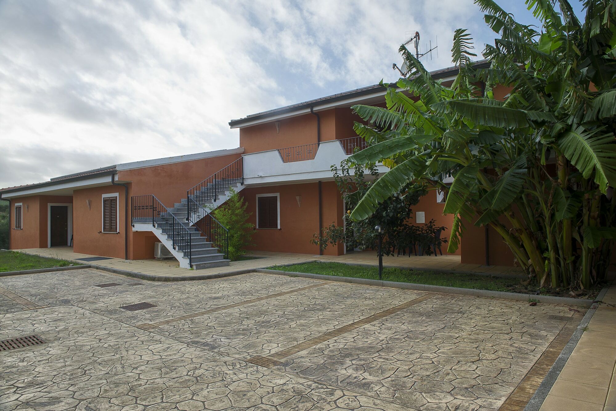Hotel Montiruju Santa Maria Coghinas Экстерьер фото