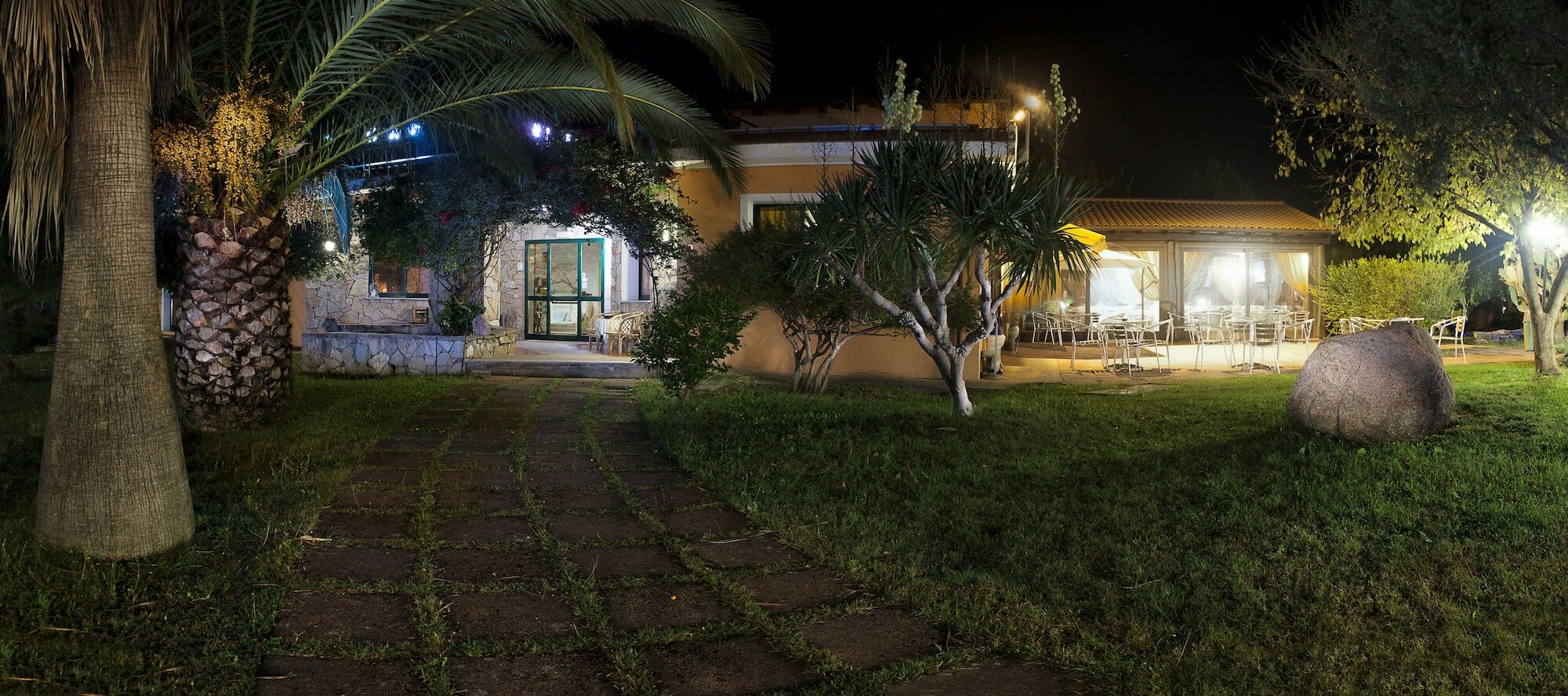 Hotel Montiruju Santa Maria Coghinas Экстерьер фото